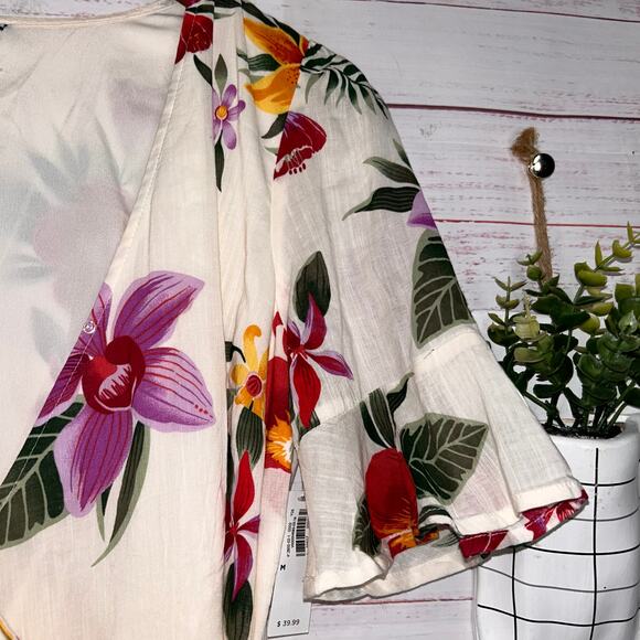 New Old Navy White & Floral Wrap Dress Size Medium - Picture 6 of 9